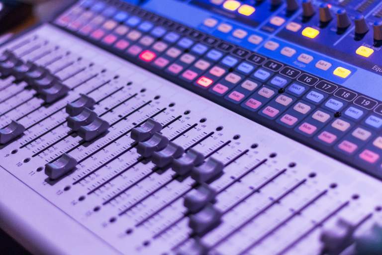 10 Game-Changing Mixing Tips for Professional Sound Quality